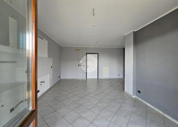 Two-room apartment Via Massimo D'azeglio, Rondissone - photo 3