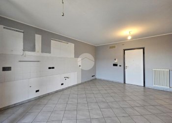 Two-room apartment Via Massimo D'azeglio, Rondissone - photo 4
