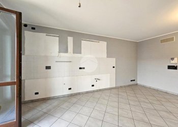 Two-room apartment Via Massimo D'azeglio, Rondissone - photo 5