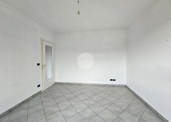 Two-room apartment Via Massimo D'azeglio, Rondissone - photo 9
