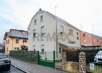 Porzione di casa Via Enrico Richiedei, 2 
 Fiumicello, Brescia (zona Fiumicello) - foto 1