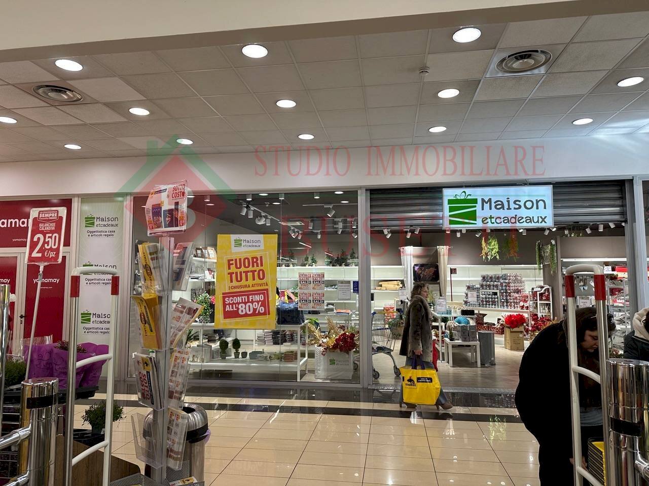 Foto 1 - Negozio via IV Novembre - Centro Commerciale TIGROS
 
292, Omegna - foto 1