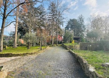 Foto 2 - Villa Via Spinabella
 
3, Marino - foto 2