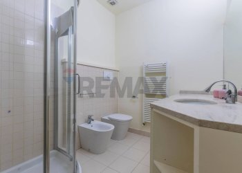 Bagno - Bilocale Via Piero Della Francesca
 
2, Milano - foto 13