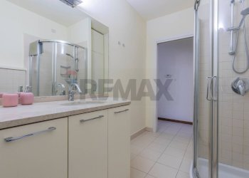 Bagno - Bilocale Via Piero Della Francesca
 
2, Milano - foto 14