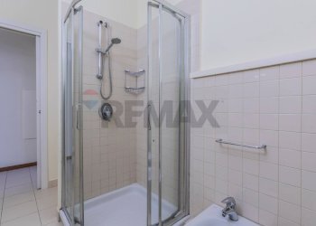 Bagno - Bilocale Via Piero Della Francesca
 
2, Milano - foto 16