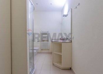 Bagno - Bilocale Via Piero Della Francesca
 
2, Milano - foto 19