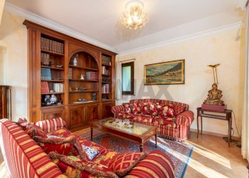 Soggiorno - Villa Via Monte Marino
 
11, Riano - photo 7