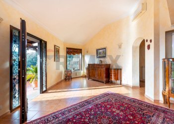 Hall / corridoio - Villa Via Monte Marino
 
11, Riano - photo 9