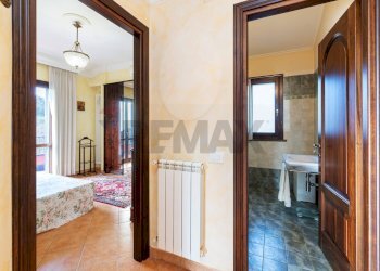Hall / corridoio - Villa Via Monte Marino
 
11, Riano - photo 12