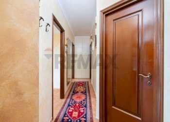 Hall / corridoio - Villa Via Monte Marino
 
11, Riano - photo 26