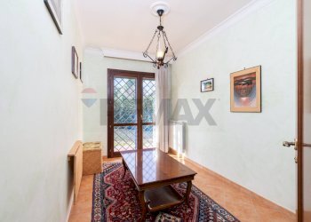 Sala da pranzo - Villa Via Monte Marino
 
11, Riano - photo 31