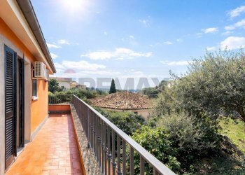 Balcone - Villa Via Monte Marino
 
11, Riano - photo 35