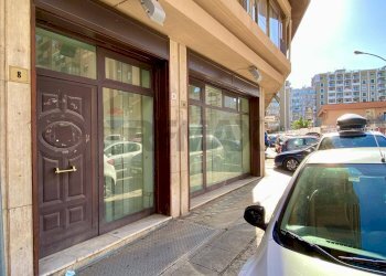 Edificio all\'aperto - Locale Commerciale Via Enrico Bevignani
 
10-12-14, Palermo - foto 1