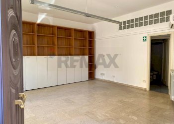 Stanza vuota - Locale Commerciale Via Enrico Bevignani
 
10-12-14, Palermo - foto 5