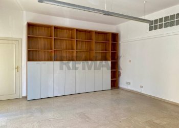 Stanza vuota - Locale Commerciale Via Enrico Bevignani
 
10-12-14, Palermo - foto 12