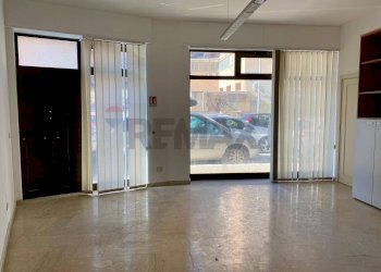 Stanza vuota - Locale Commerciale Via Enrico Bevignani
 
10-12-14, Palermo - foto 14