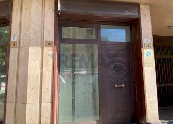 Edificio all\'aperto - Locale Commerciale Via Enrico Bevignani
 
10-12-14, Palermo - foto 17