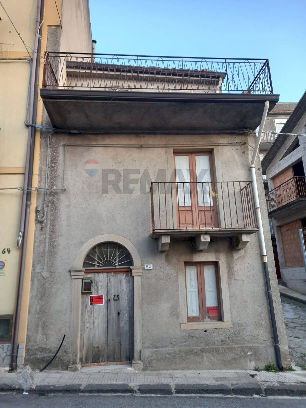 Edificio all\'aperto - Casa indipendente Via Libertà
 
62, Montalbano Elicona - foto 1