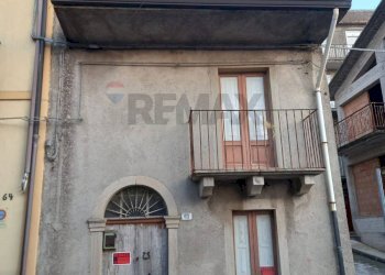 Edificio all\'aperto - Casa indipendente Via Libertà
 
62, Montalbano Elicona - foto 1