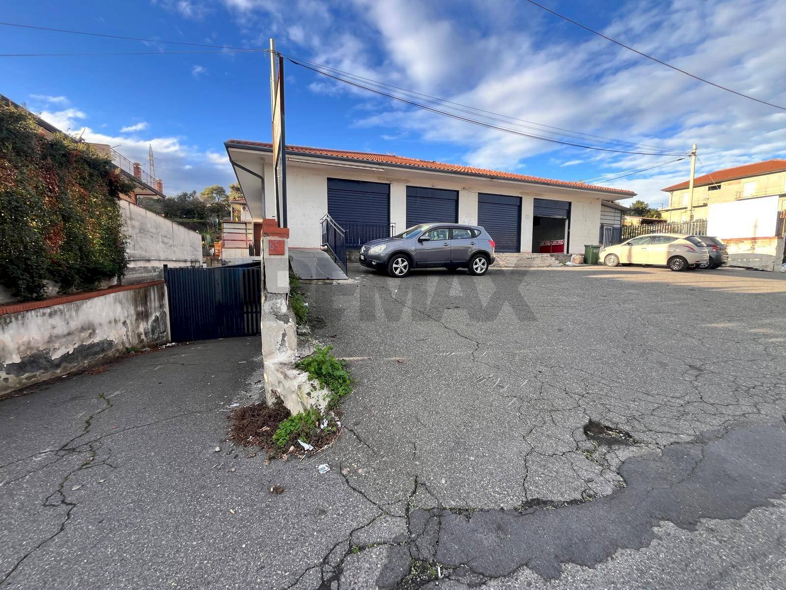 Casa all\'aperto - Locale Commerciale Str. S. Giovanni Galermo
63, Misterbianco - foto 2