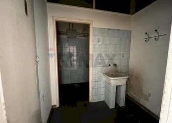 Bagno - Locale Commerciale Str. S. Giovanni Galermo
63, Misterbianco - foto 7