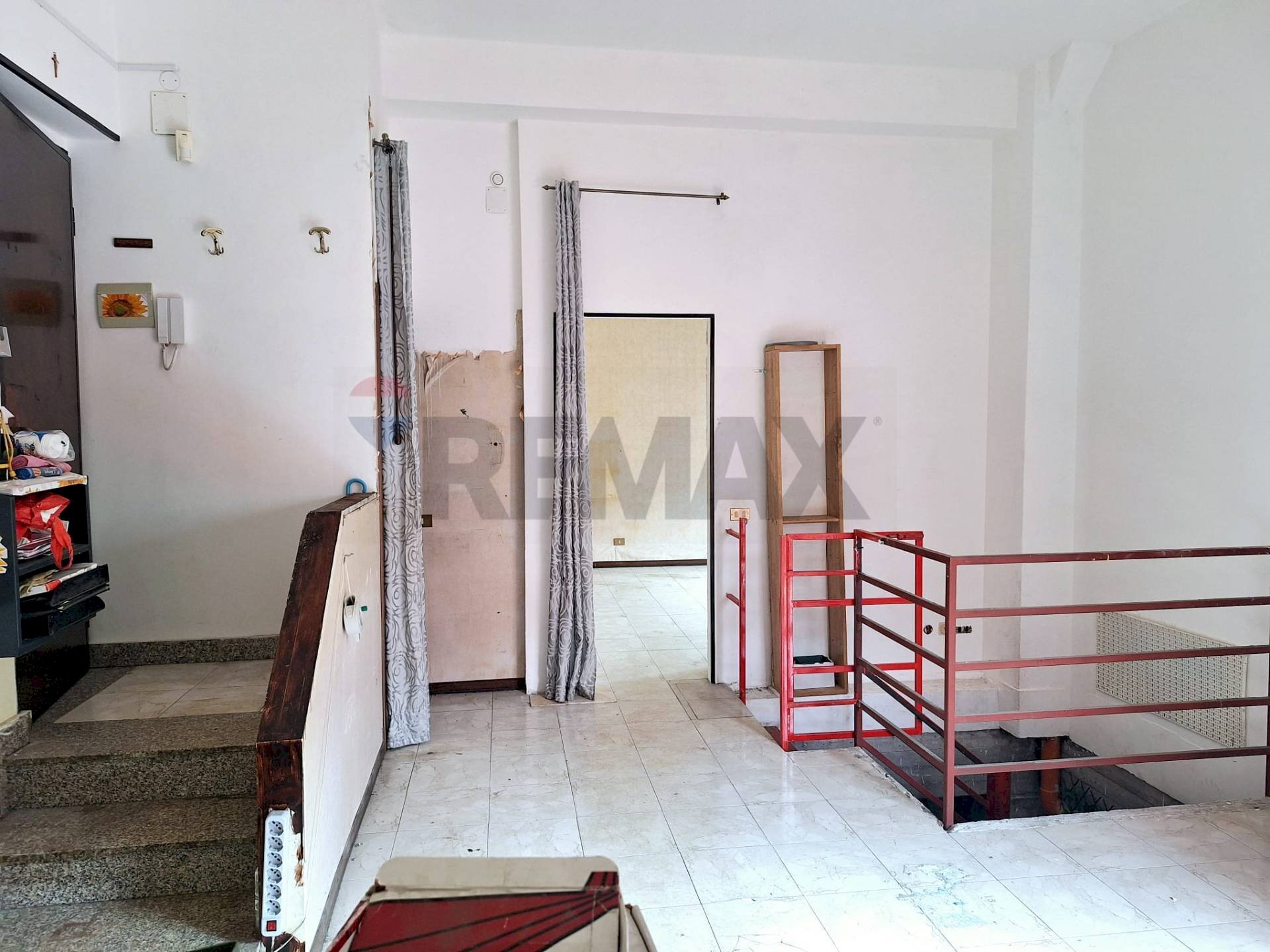 Hall / corridoio - Shop Via dell'Arca
 
6/A, Mascalucia - photo 3