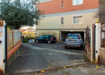 Casa all\'aperto - Locale Commerciale Via Fratelli Bandiera
 
77, Gravina di Catania - foto 5