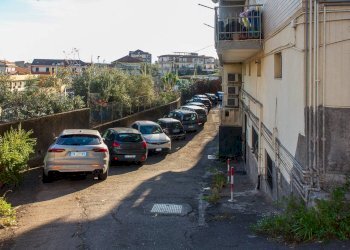 Edificio all\'aperto - Locale Commerciale Via Fratelli Bandiera
 
77, Gravina di Catania - foto 8