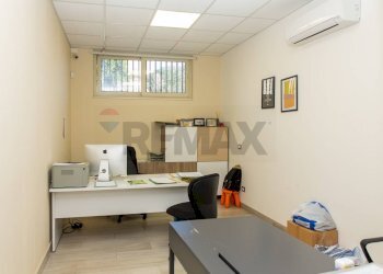 Ufficio - Locale Commerciale Via Fratelli Bandiera
 
77, Gravina di Catania - foto 20