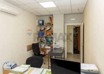 Ufficio - Locale Commerciale Via Fratelli Bandiera
 
77, Gravina di Catania - foto 21