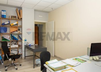 Ufficio - Locale Commerciale Via Fratelli Bandiera
 
77, Gravina di Catania - foto 22