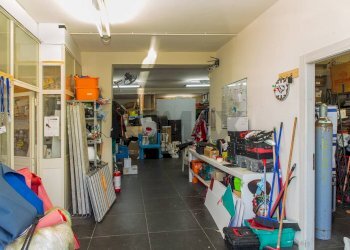 Dispensa di stoccaggio - Locale Commerciale Via Fratelli Bandiera
 
77, Gravina di Catania - foto 36