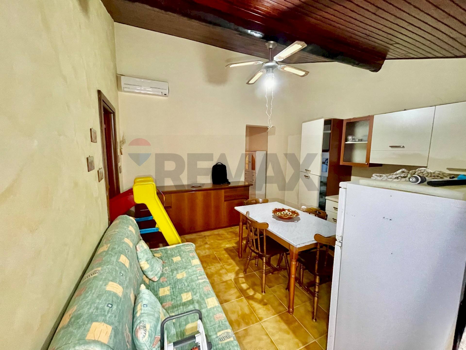 Sala da pranzo - Casa semi indipendente SS 114 Orientale Sicula
 
snc, Carlentini - foto 3