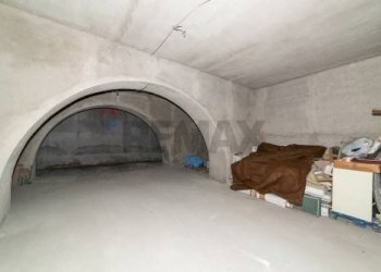 Parcheggio - Locale Commerciale Via Cristoforo Colombo
 
28, Catania - foto 19