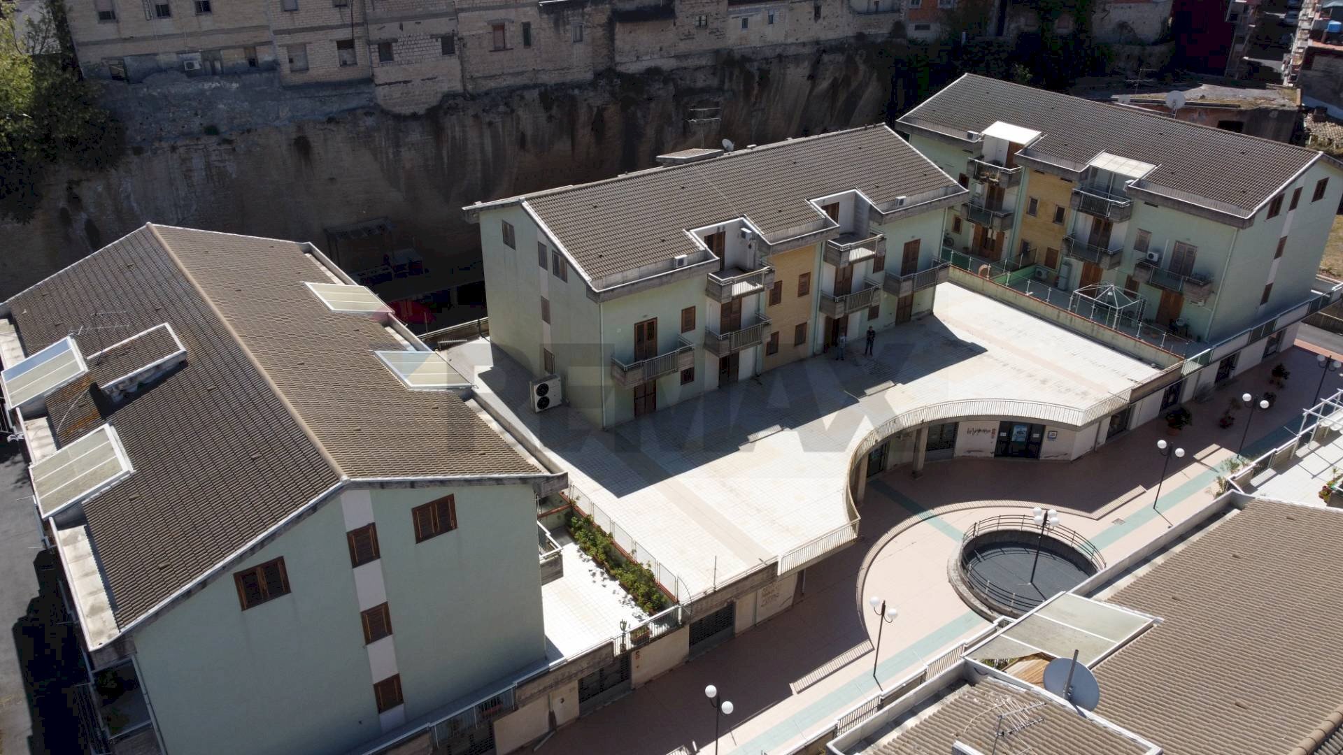 Edificio all\'aperto - Locale Commerciale Via Agnone
 
100, Lentini - foto 1