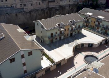 Edificio all\'aperto - Locale Commerciale Via Agnone
 
100, Lentini - foto 1