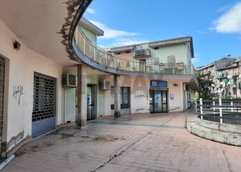 Edificio all\'aperto - Locale Commerciale Via Agnone
 
100, Lentini - foto 4