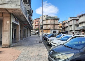 Edificio all\'aperto - Locale Commerciale Via Agnone
 
100, Lentini - foto 7