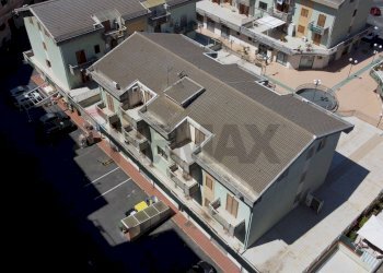 Edificio all\'aperto - Locale Commerciale Via Agnone
 
100, Lentini - foto 8