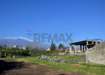 Vista delle montagne - Locale Commerciale Via Fago
17, Santa Venerina - foto 4