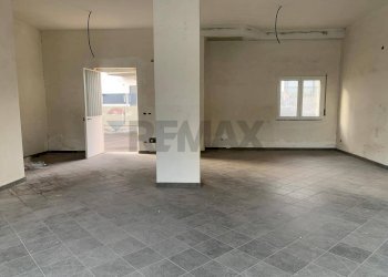 Stanza vuota - Locale Commerciale VIA:ROMA, Camporotondo Etneo - foto 10