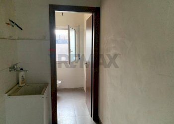 Hall / corridoio - Locale Commerciale VIA:ROMA, Camporotondo Etneo - foto 11