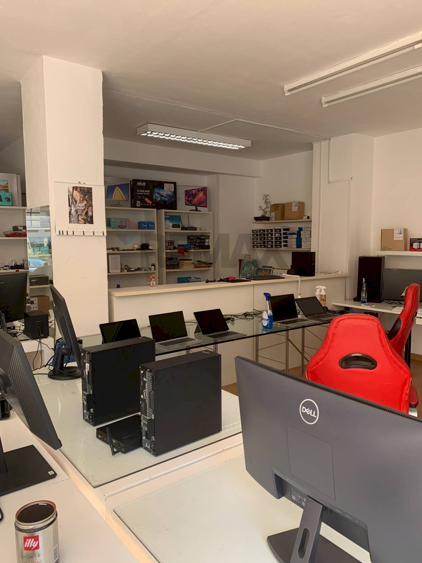 Sala da pranzo - Locale Commerciale Via Dei Mille
 
11d/11e, Caltanissetta - foto 3