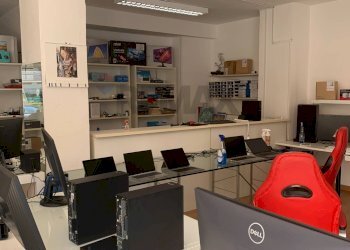 Sala da pranzo - Locale Commerciale Via Dei Mille
 
11d/11e, Caltanissetta - foto 3