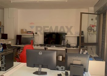 Cucina - Locale Commerciale Via Dei Mille
 
11d/11e, Caltanissetta - foto 10