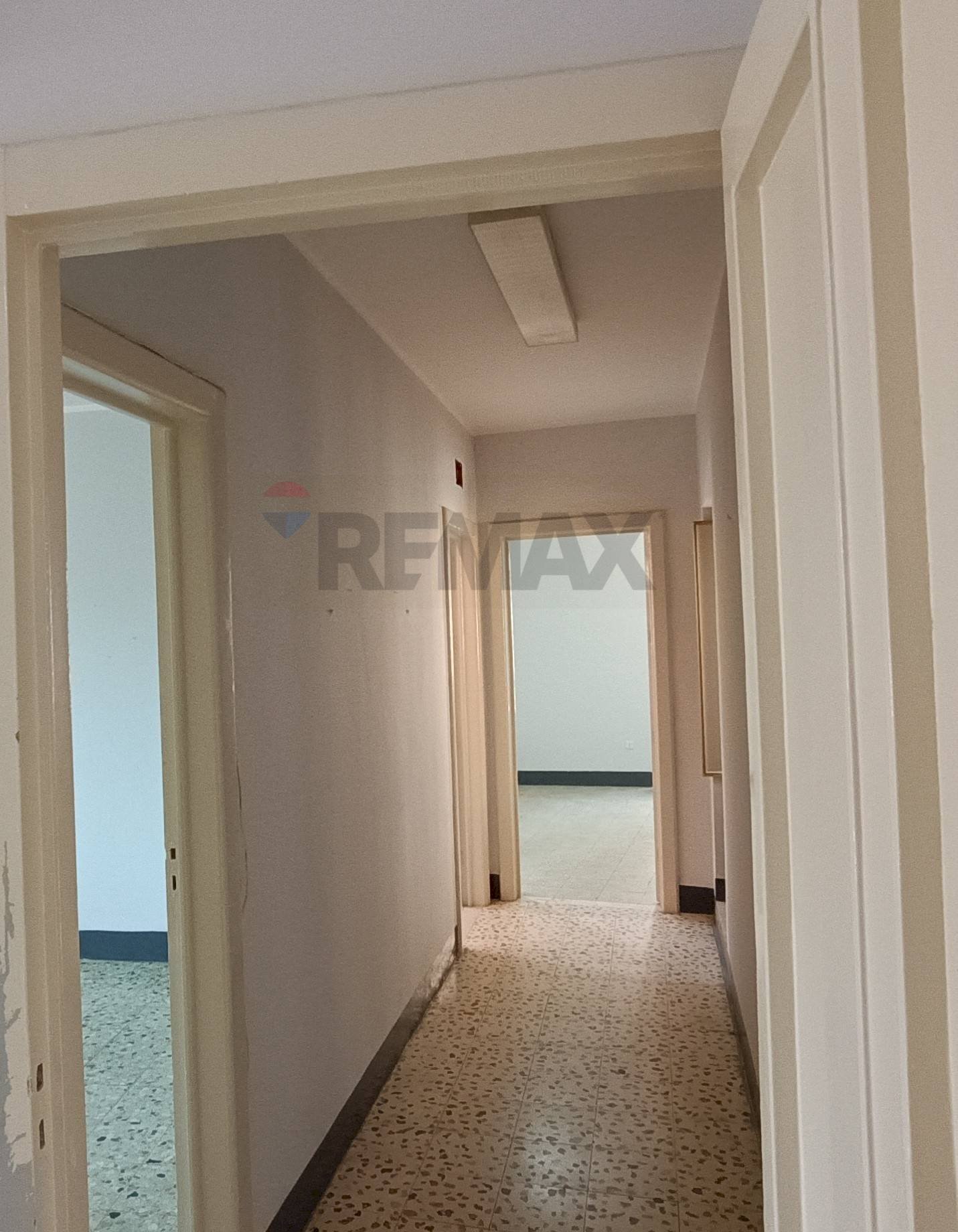 Hall / corridoio - Apartment Via Canalicchio
119, Enna - photo 3