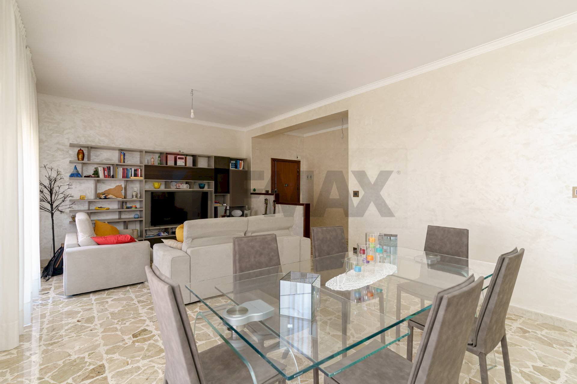 Sala da pranzo - Four-room apartment Via Alcide De Gasperi
17, Sant'Agata Li Battiati - photo 2