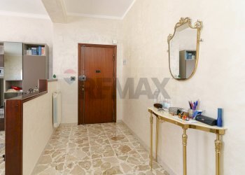 Hall / corridoio - Quadrilocale Via Alcide De Gasperi
 
17, Sant'Agata Li Battiati - foto 6