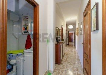 Hall / corridoio - Quadrilocale Via Alcide De Gasperi
 
17, Sant'Agata Li Battiati - foto 11